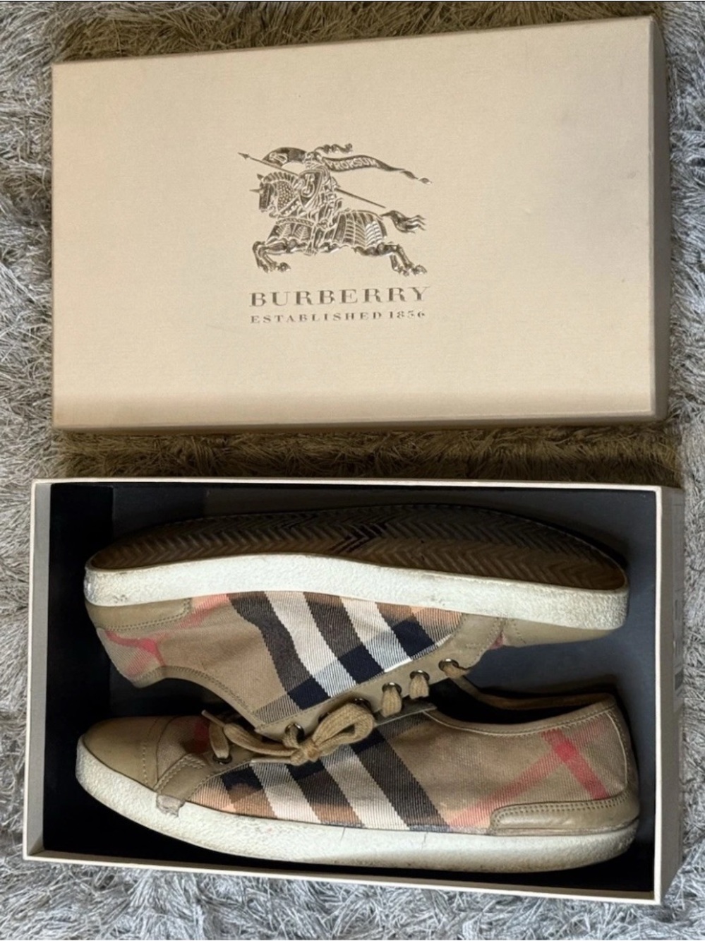 Authentic Burberry Nova Check Lace-Up Women’s Sneakers EUR Size: 41 - Picture 2 of 6